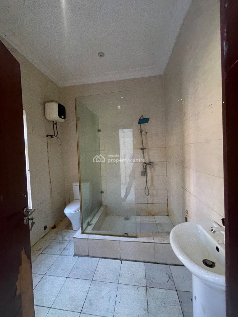 Masters Bedroom with Balcony Well Spacious, Osapa  London, Lekki, Lagos, Flat / Apartment for Rent