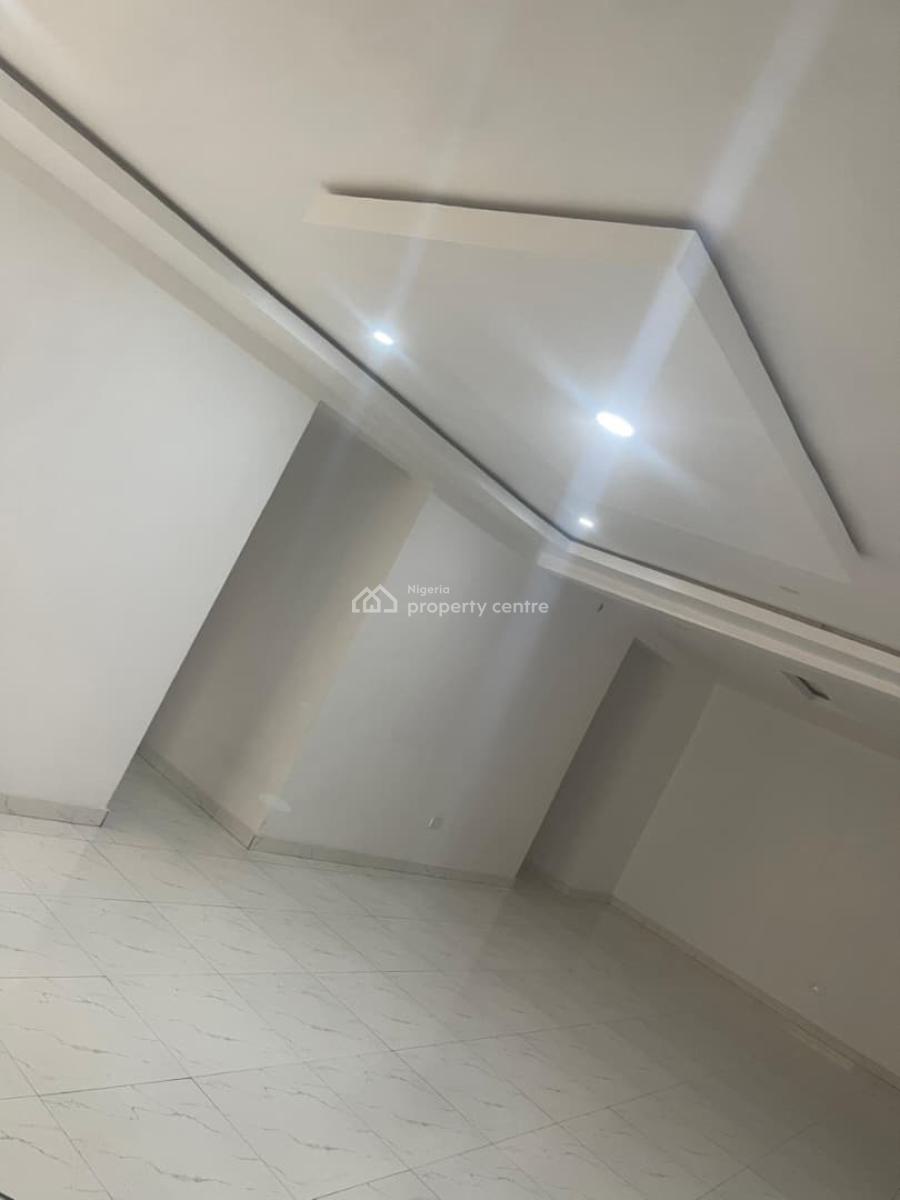 3bedroom Apartment Well Spacious in Chevron Drive, Chevron Drive, Lekki, Lagos, Flat / Apartment for Sale