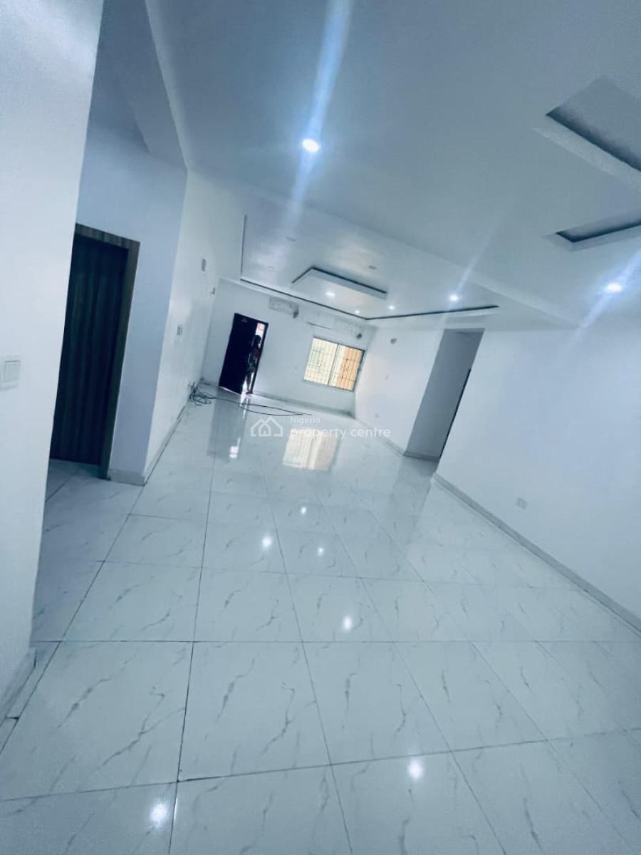 3bedroom Apartment Well Spacious in Chevron Drive, Chevron Drive, Lekki, Lagos, Flat / Apartment for Sale