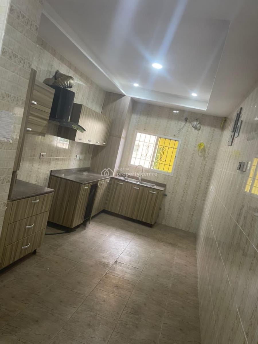 3bedroom Apartment Well Spacious in Chevron Drive, Chevron Drive, Lekki, Lagos, Flat / Apartment for Sale