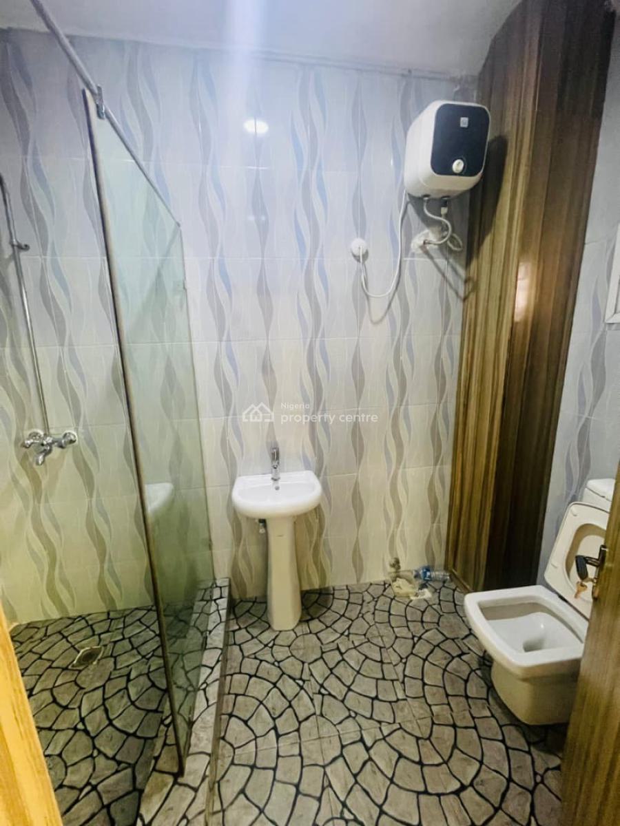3bedroom Apartment Well Spacious in Chevron Drive, Chevron Drive, Lekki, Lagos, Flat / Apartment for Sale