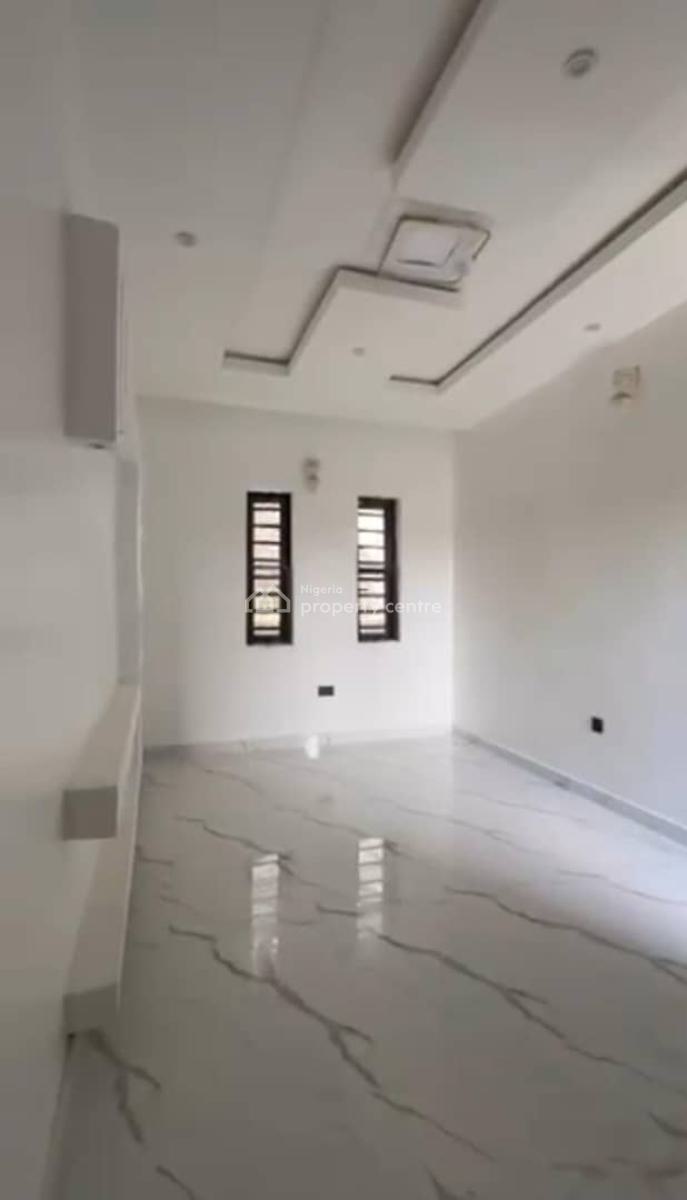 Lovely 2 Bedrooms Flat, Razak Gbadamosi Street, Off Bolaji Banwo, Aguda, Surulere, Lagos, Flat / Apartment for Rent