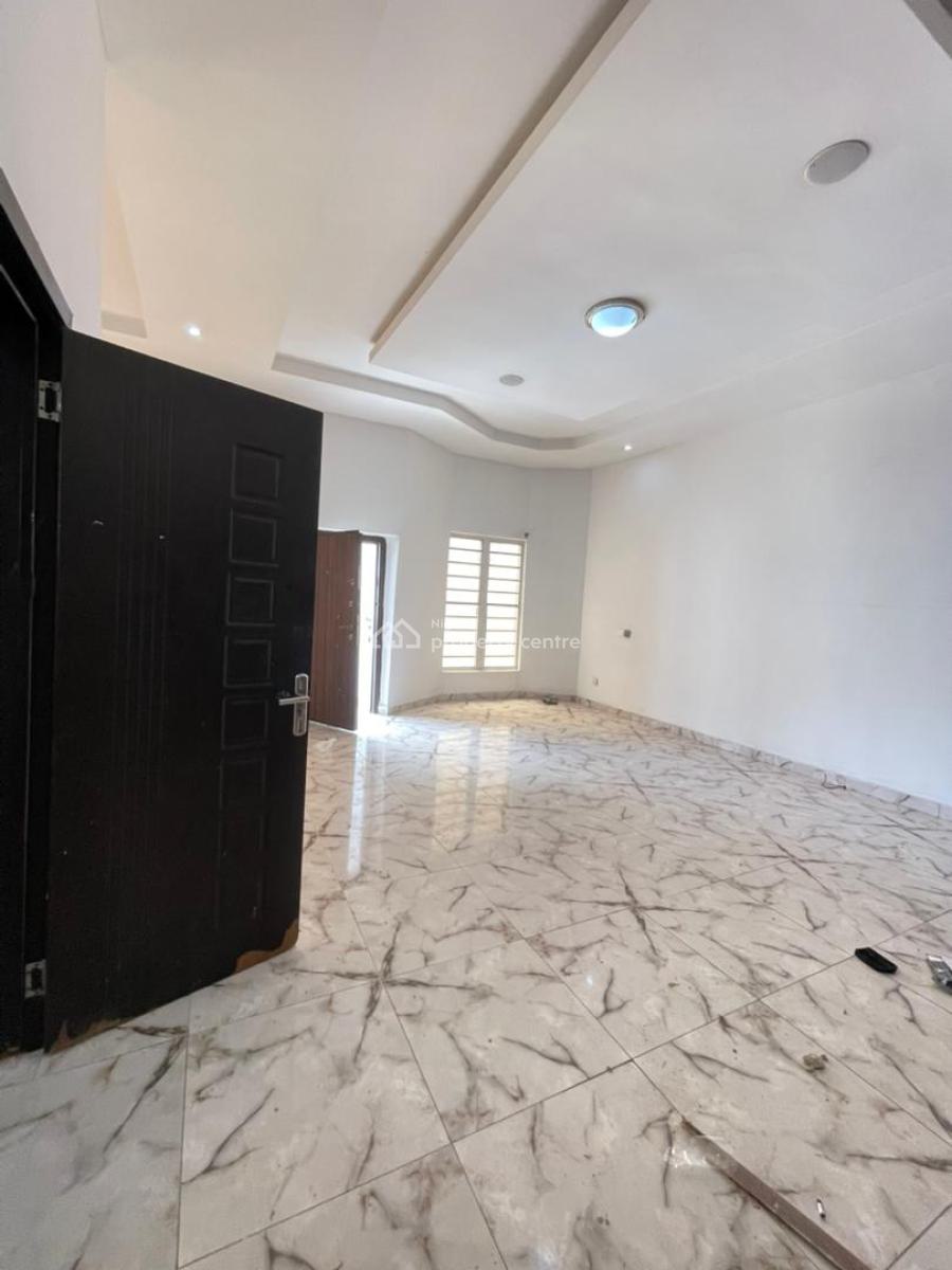 Spacious 1bedroom Master Shared Apartment, in a Proper Secured Estate on Orchid Road Before The Roundabout, Lekki, Lagos, Self Contain (single Rooms) for Rent