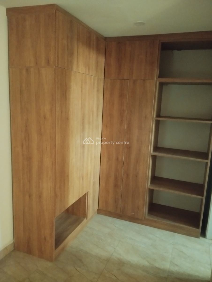 Partially Furnished 4 Bedroom Terrace Duplex, Guzape District, Abuja, Terraced Duplex for Sale