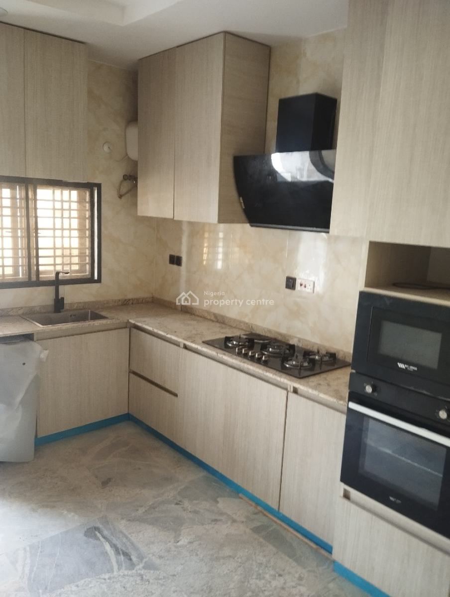 Partially Furnished 4 Bedroom Terrace Duplex, Guzape District, Abuja, Terraced Duplex for Sale