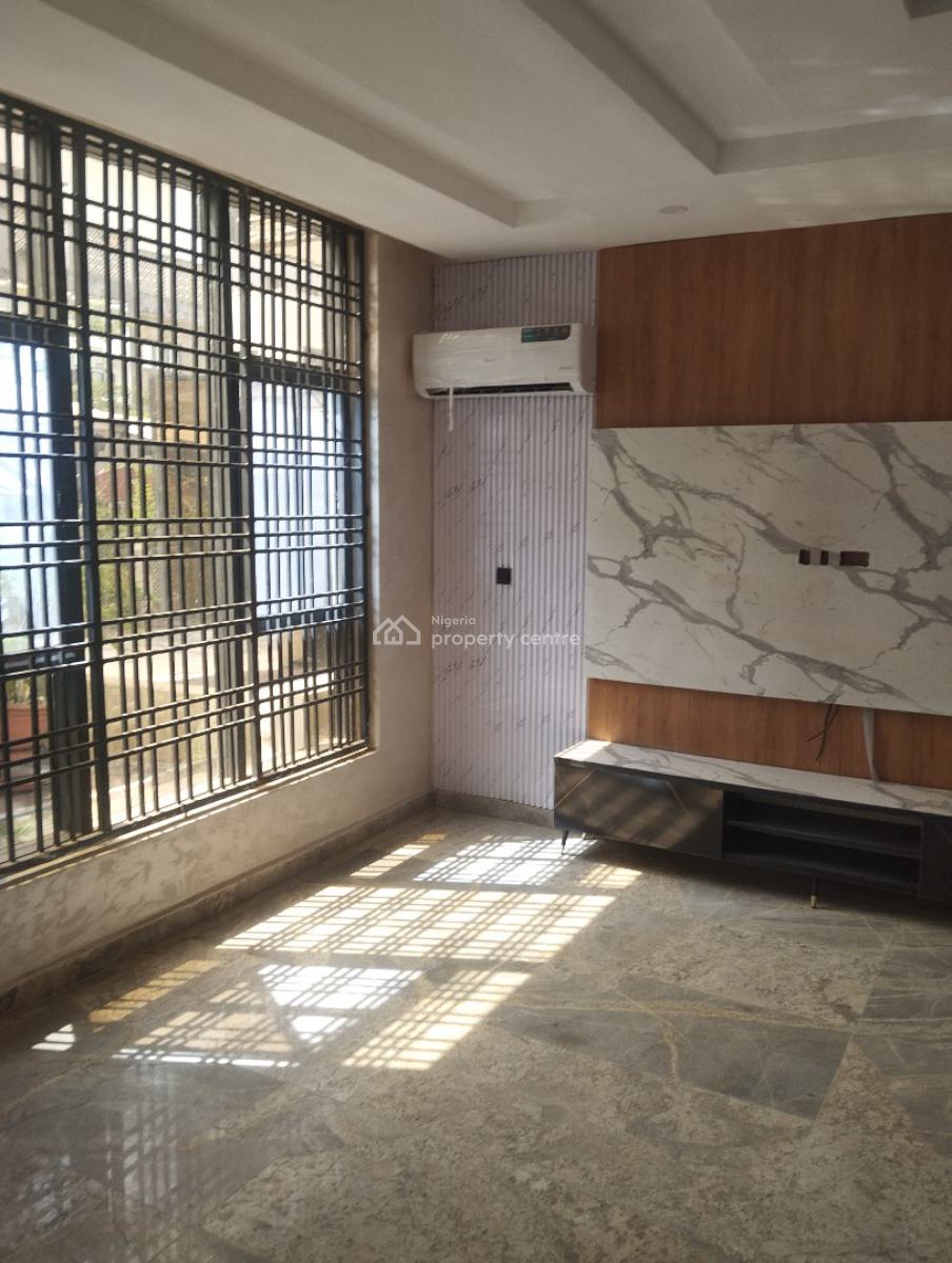 Partially Furnished 4 Bedroom Terrace Duplex, Guzape District, Abuja, Terraced Duplex for Sale