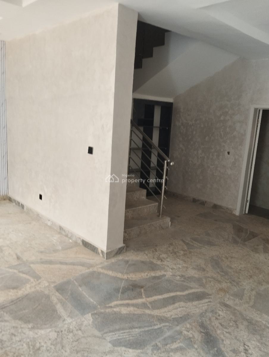 Partially Furnished 4 Bedroom Terrace Duplex, Guzape District, Abuja, Terraced Duplex for Sale