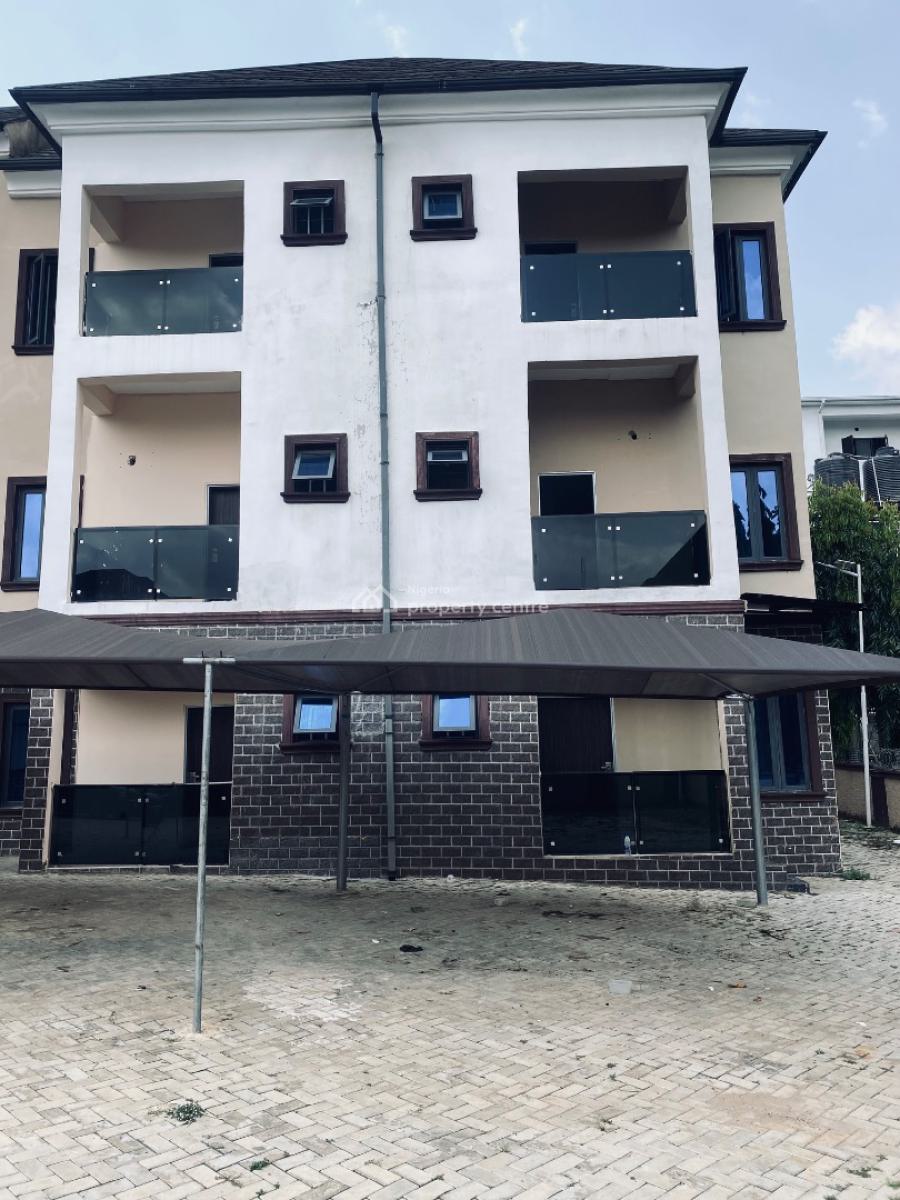 Distress 4 Bedroom Terrace Duplex, American International School, Durumi, Abuja, Terraced Duplex for Sale