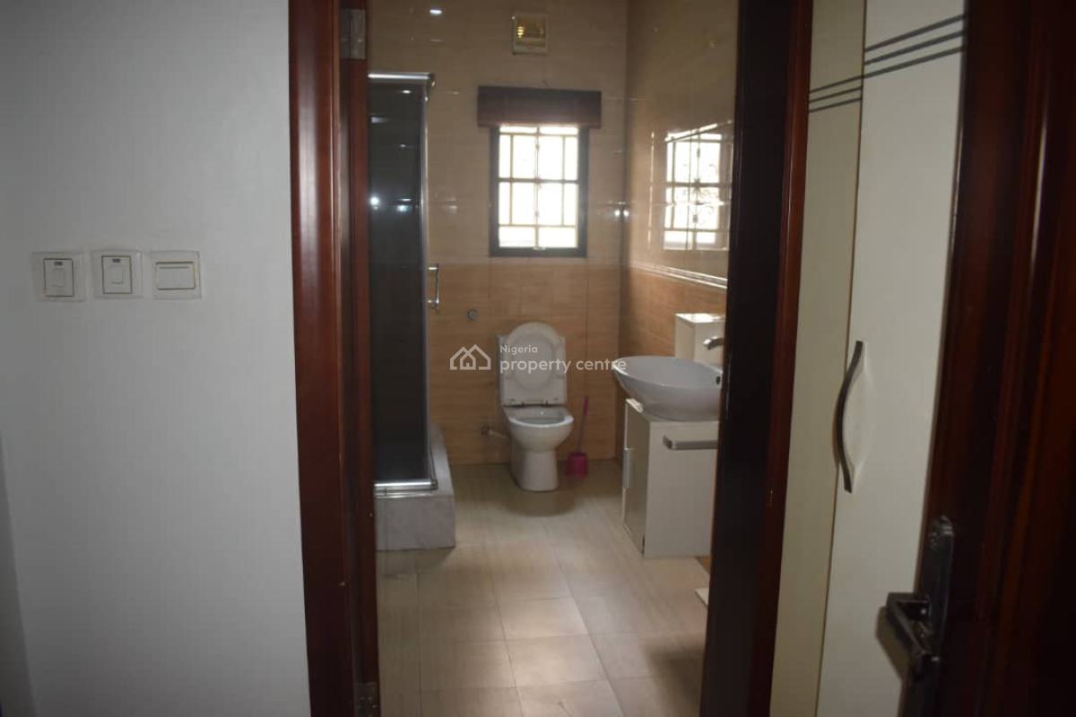 Massive 3 Bedrooms Flat on The First Floor, Ikoyi, Lagos, Flat / Apartment for Rent