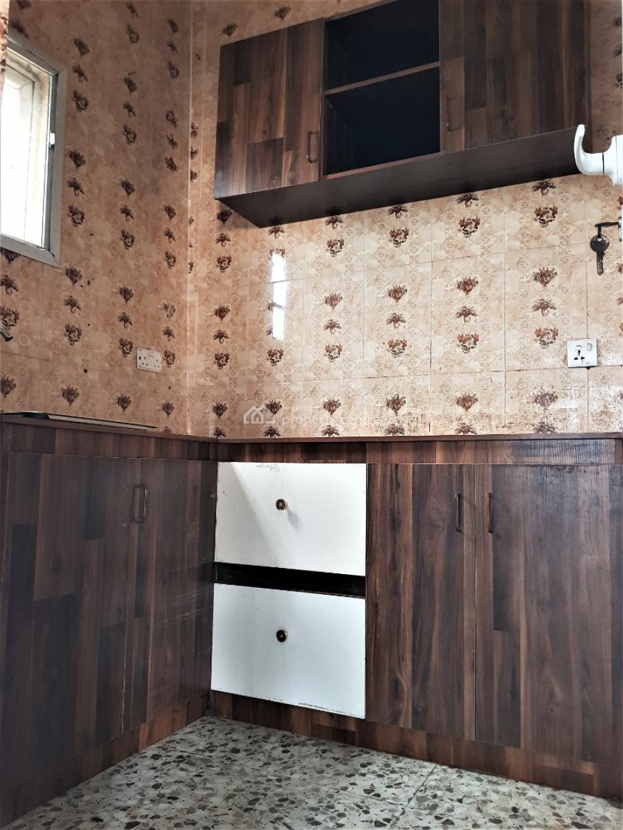 Mini Flat ( Room and Parlour) in a Serene Neighbourhood - Upstairs, Ologolo, Lekki, Lagos, Mini Flat (room and Parlour) for Rent