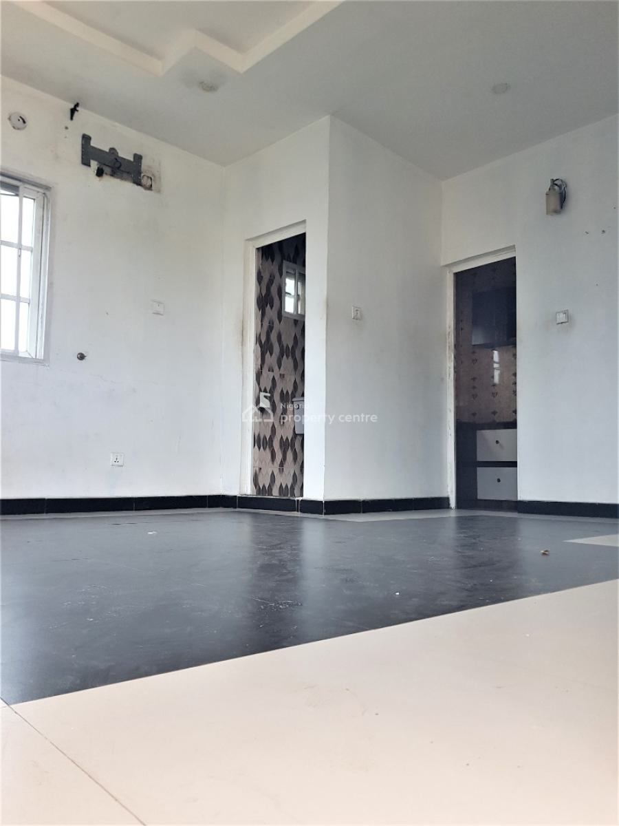 Mini Flat ( Room and Parlour) in a Serene Neighbourhood - Upstairs, Ologolo, Lekki, Lagos, Mini Flat (room and Parlour) for Rent