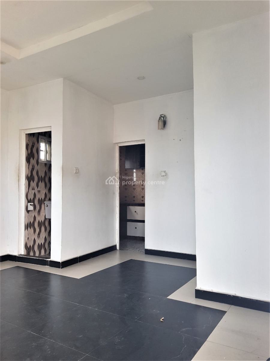Mini Flat ( Room and Parlour) in a Serene Neighbourhood - Upstairs, Ologolo, Lekki, Lagos, Mini Flat (room and Parlour) for Rent