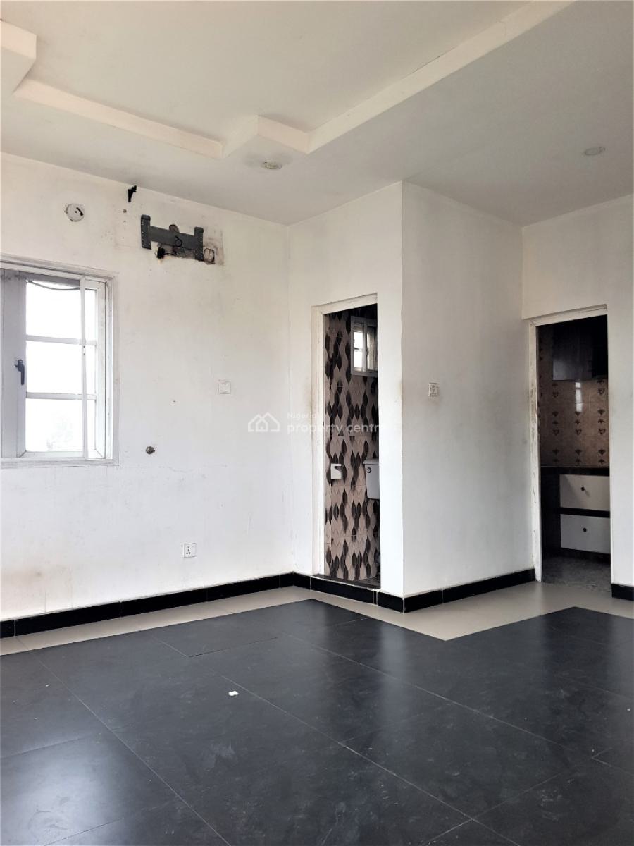 Mini Flat ( Room and Parlour) in a Serene Neighbourhood - Upstairs, Ologolo, Lekki, Lagos, Mini Flat (room and Parlour) for Rent