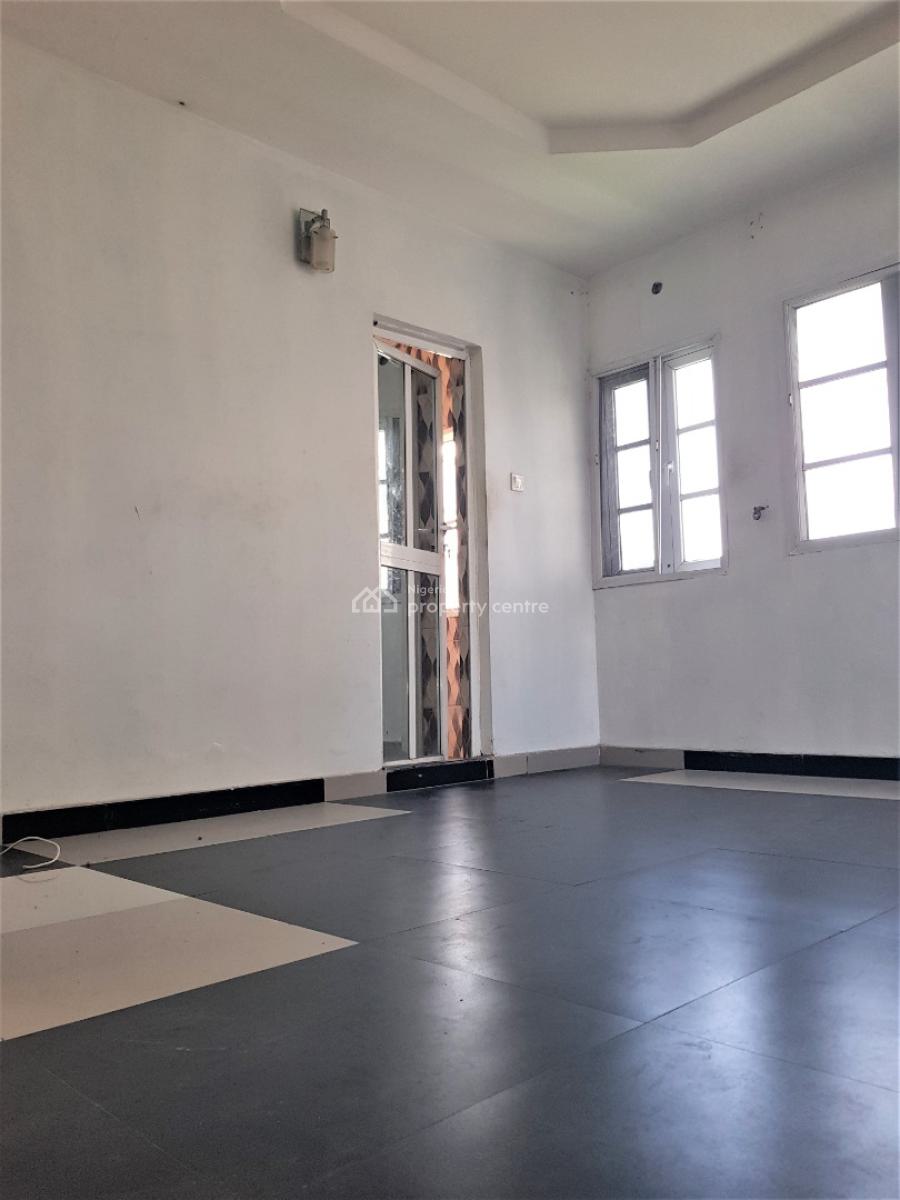 Mini Flat ( Room and Parlour) in a Serene Neighbourhood - Upstairs, Ologolo, Lekki, Lagos, Mini Flat (room and Parlour) for Rent