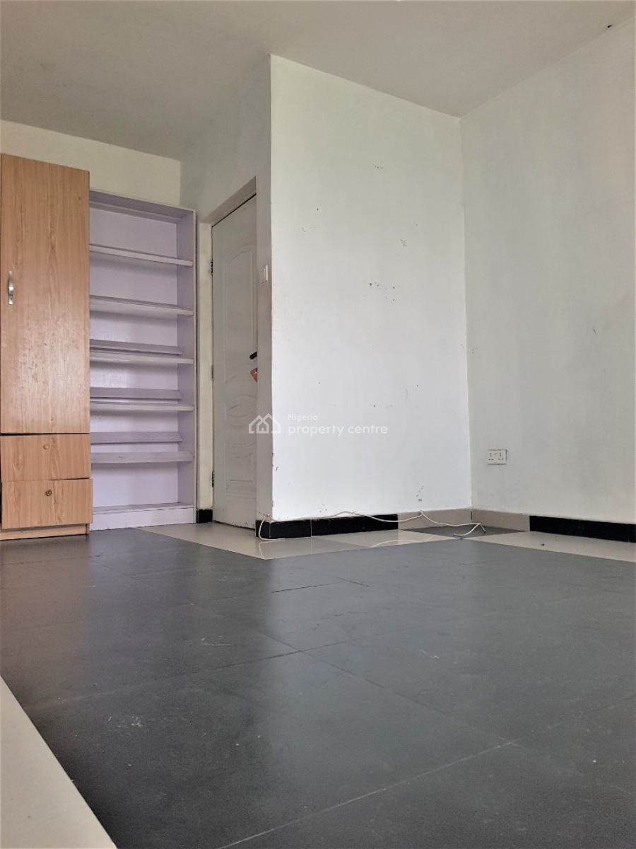 Mini Flat ( Room and Parlour) in a Serene Neighbourhood - Upstairs, Ologolo, Lekki, Lagos, Mini Flat (room and Parlour) for Rent