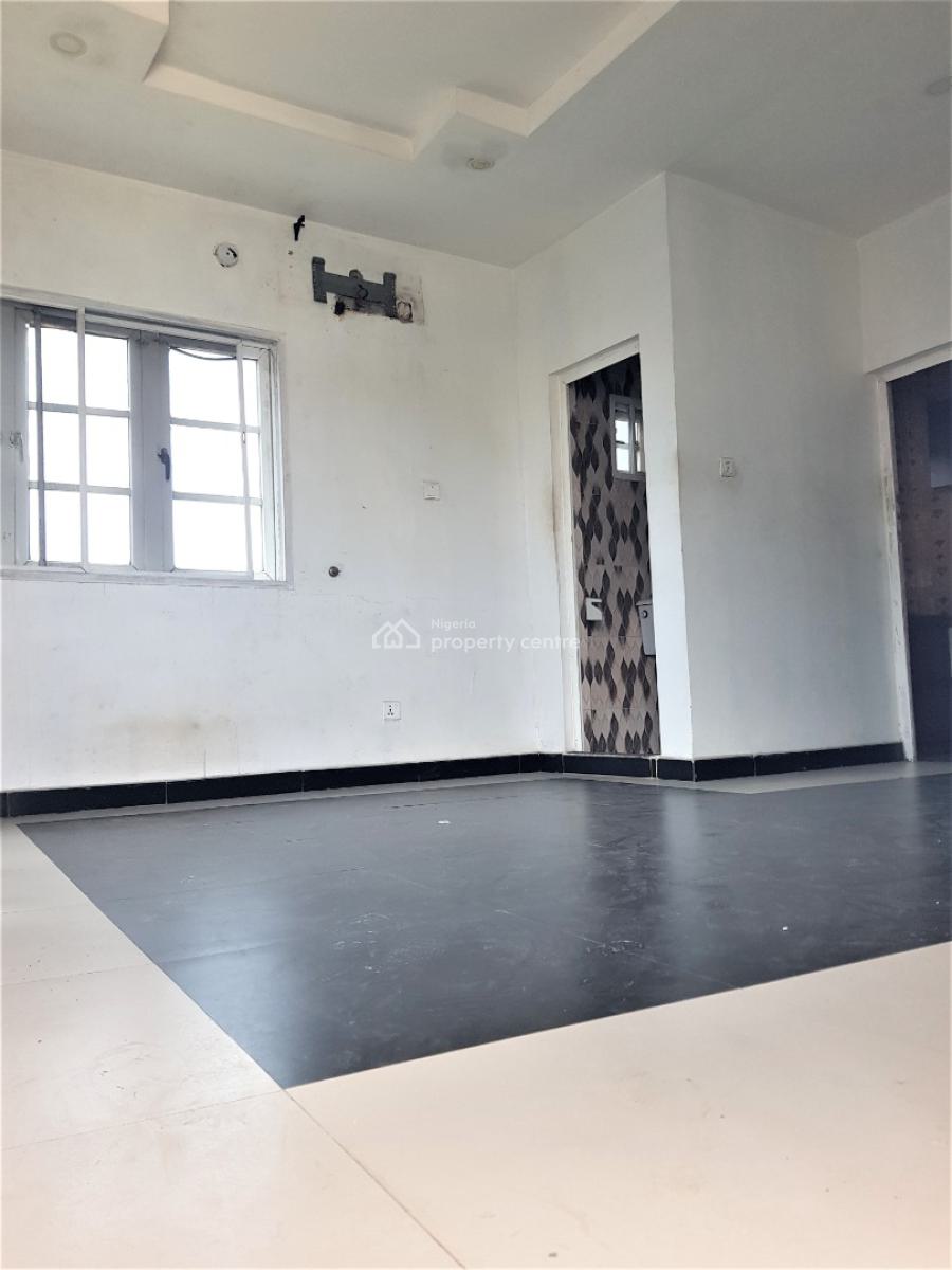 Mini Flat ( Room and Parlour) in a Serene Neighbourhood - Upstairs, Ologolo, Lekki, Lagos, Mini Flat (room and Parlour) for Rent