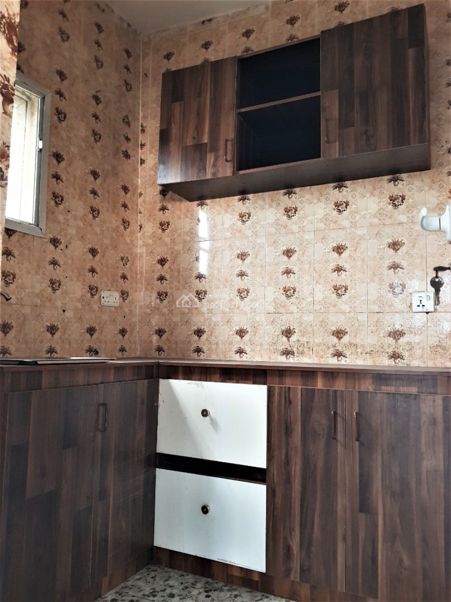 Mini Flat ( Room and Parlour) in a Serene Neighbourhood - Upstairs, Ologolo, Lekki, Lagos, Mini Flat (room and Parlour) for Rent