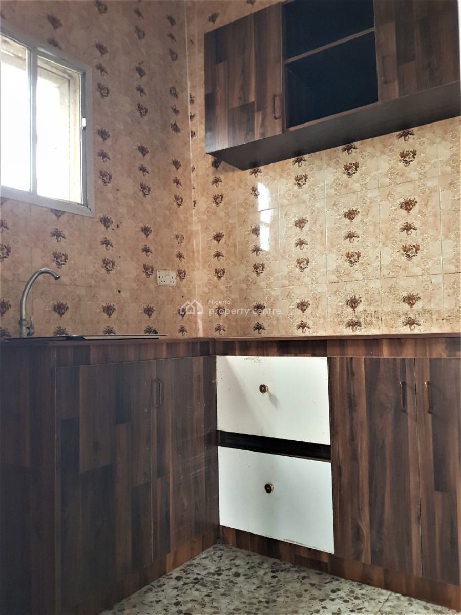 Mini Flat ( Room and Parlour) in a Serene Neighbourhood - Upstairs, Ologolo, Lekki, Lagos, Mini Flat (room and Parlour) for Rent