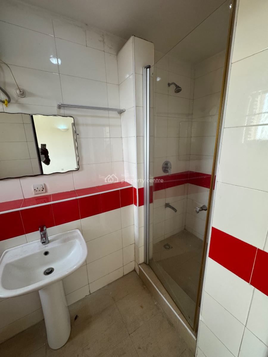 a Serviced 3 Bedroom Penthouse with Elevator and 2 Bq, Lekki Phase 1, Lekki, Lagos, Flat / Apartment for Rent