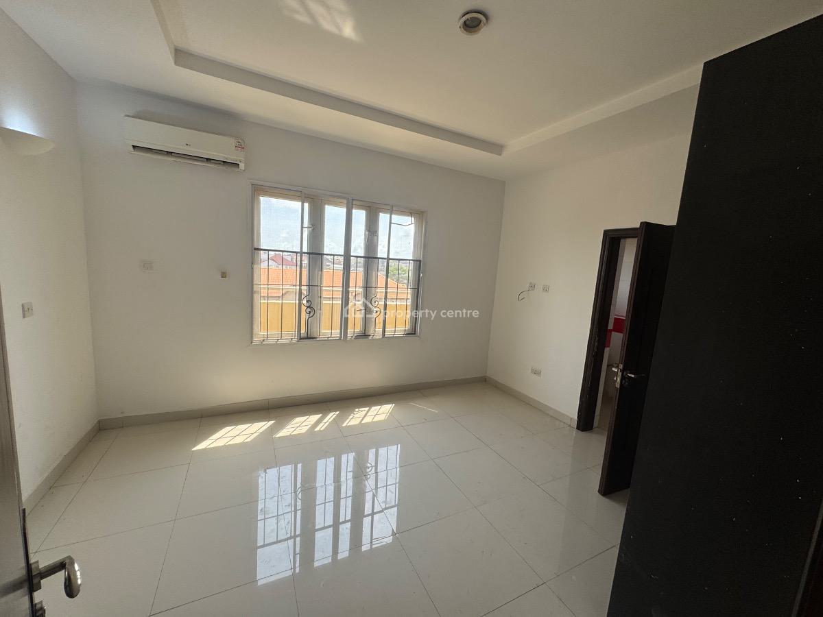 a Serviced 3 Bedroom Penthouse with Elevator and 2 Bq, Lekki Phase 1, Lekki, Lagos, Flat / Apartment for Rent