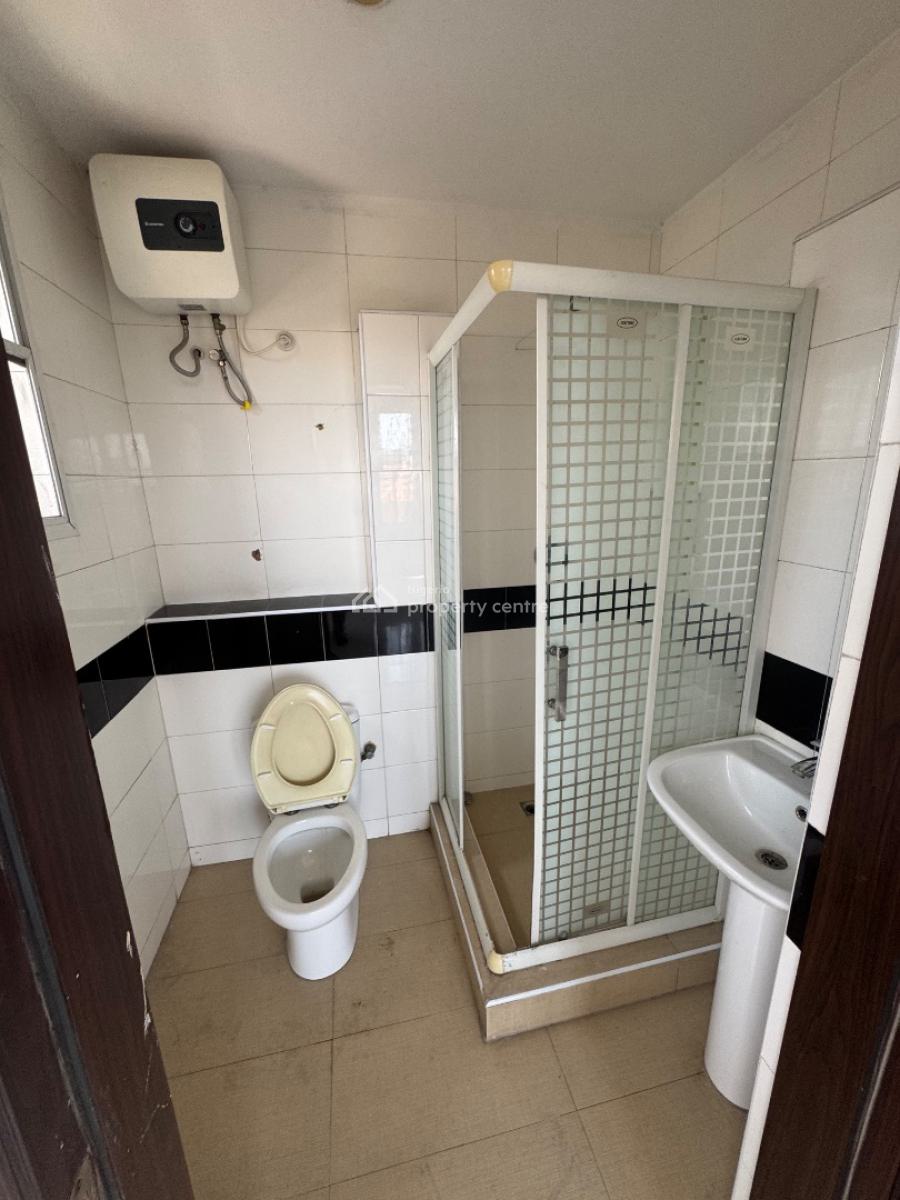 a Serviced 3 Bedroom Penthouse with Elevator and 2 Bq, Lekki Phase 1, Lekki, Lagos, Flat / Apartment for Rent