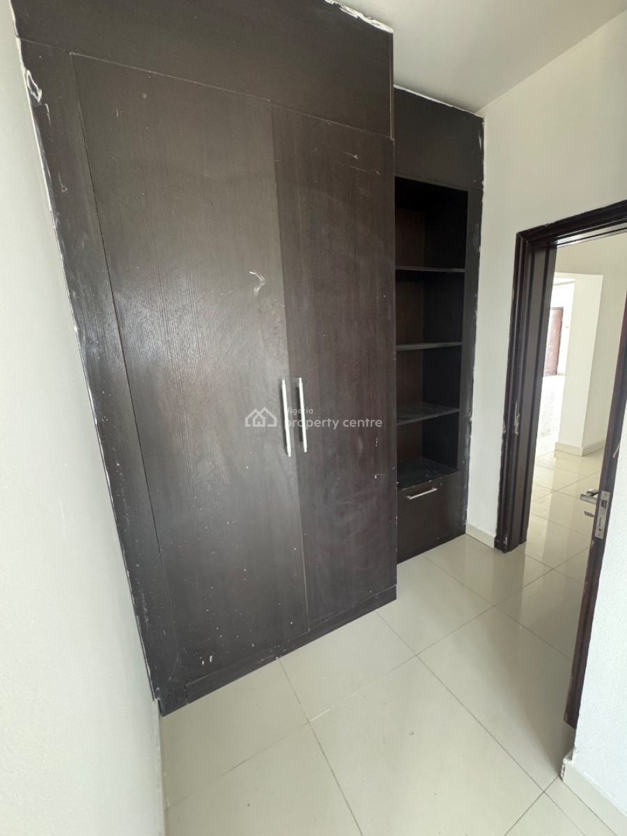 a Serviced 3 Bedroom Penthouse with Elevator and 2 Bq, Lekki Phase 1, Lekki, Lagos, Flat / Apartment for Rent