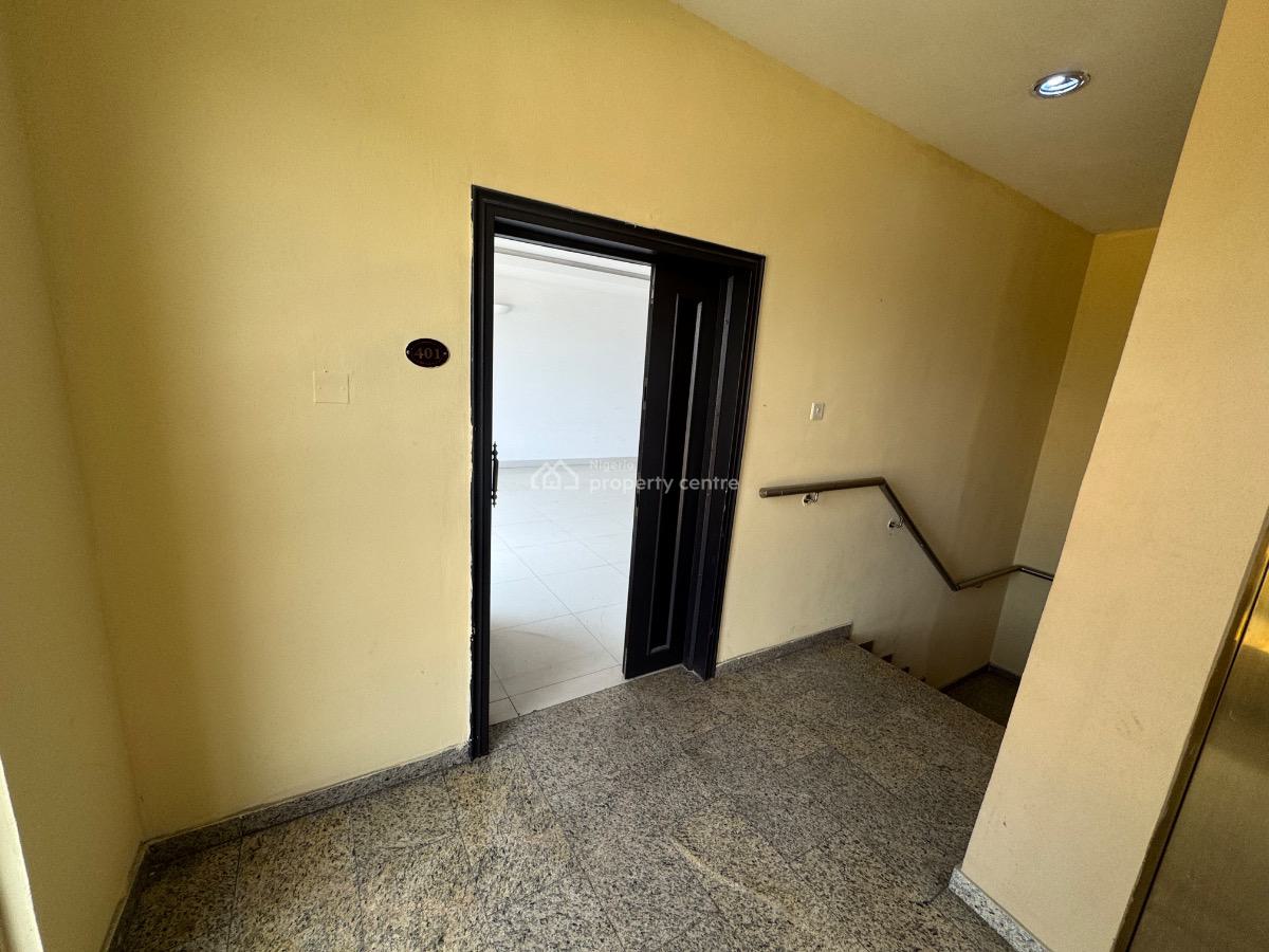 a Serviced 3 Bedroom Penthouse with Elevator and 2 Bq, Lekki Phase 1, Lekki, Lagos, Flat / Apartment for Rent