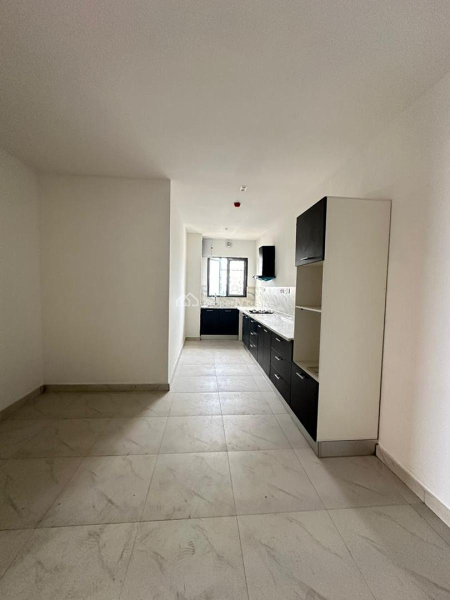 Cozy 3 Bedroom Apartment, Lekki Phase 1, Lekki, Lagos, Flat / Apartment for Sale