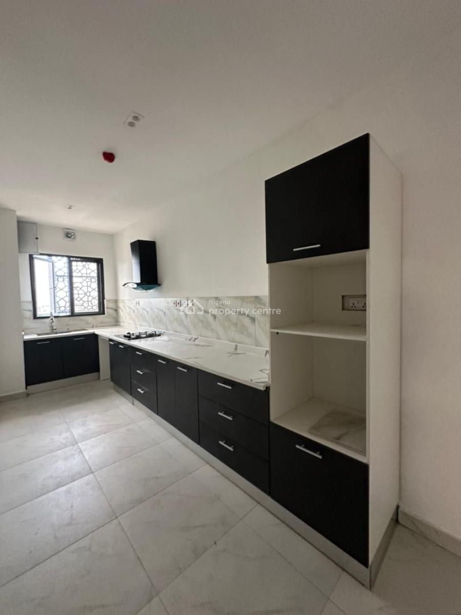 Cozy 3 Bedroom Apartment, Lekki Phase 1, Lekki, Lagos, Flat / Apartment for Sale
