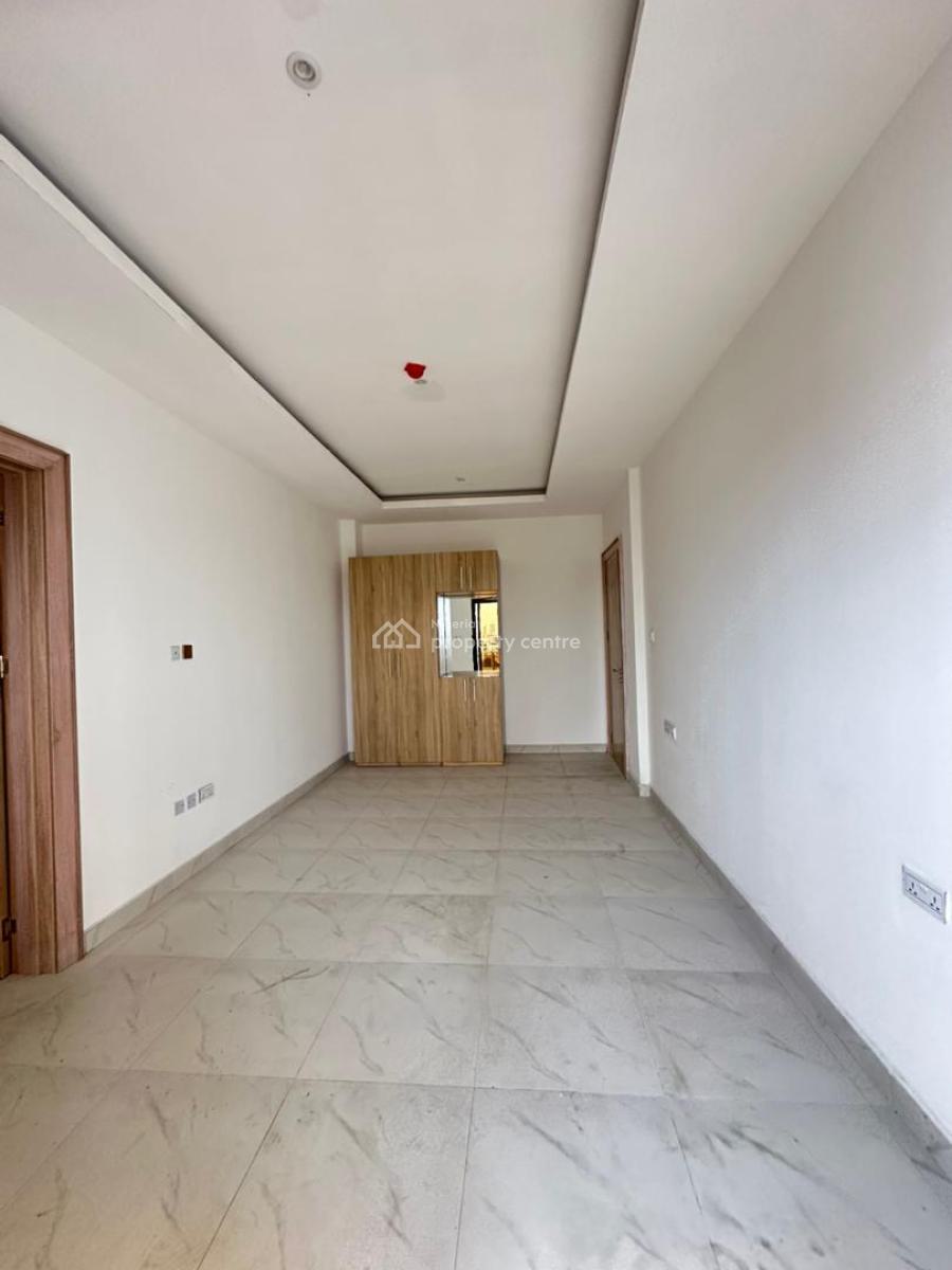 Cozy 3 Bedroom Apartment, Lekki Phase 1, Lekki, Lagos, Flat / Apartment for Sale