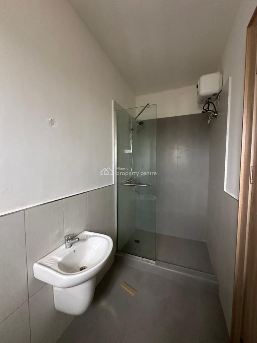 Cozy 3 Bedroom Apartment, Lekki Phase 1, Lekki, Lagos, Flat / Apartment for Sale