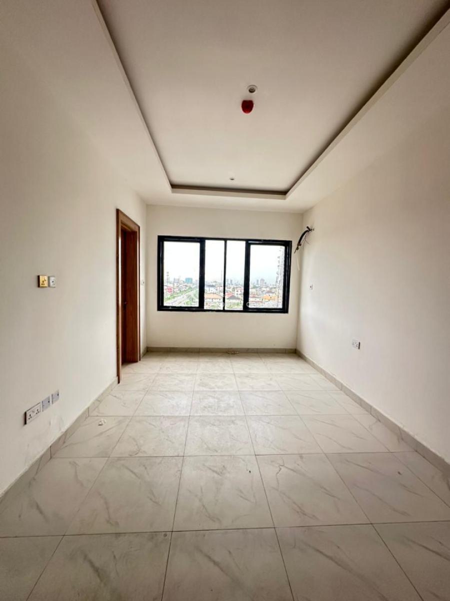 Cozy 3 Bedroom Apartment, Lekki Phase 1, Lekki, Lagos, Flat / Apartment for Sale