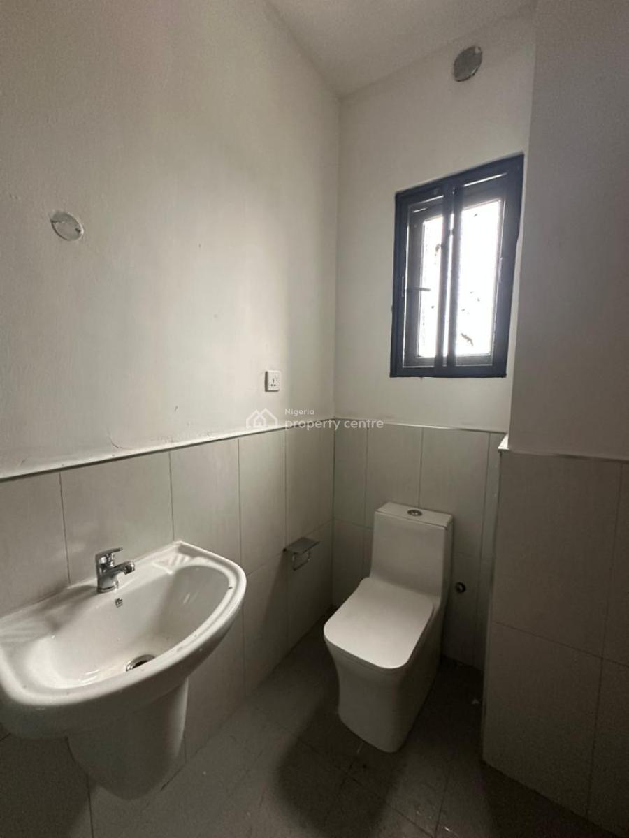Cozy 3 Bedroom Apartment, Lekki Phase 1, Lekki, Lagos, Flat / Apartment for Sale