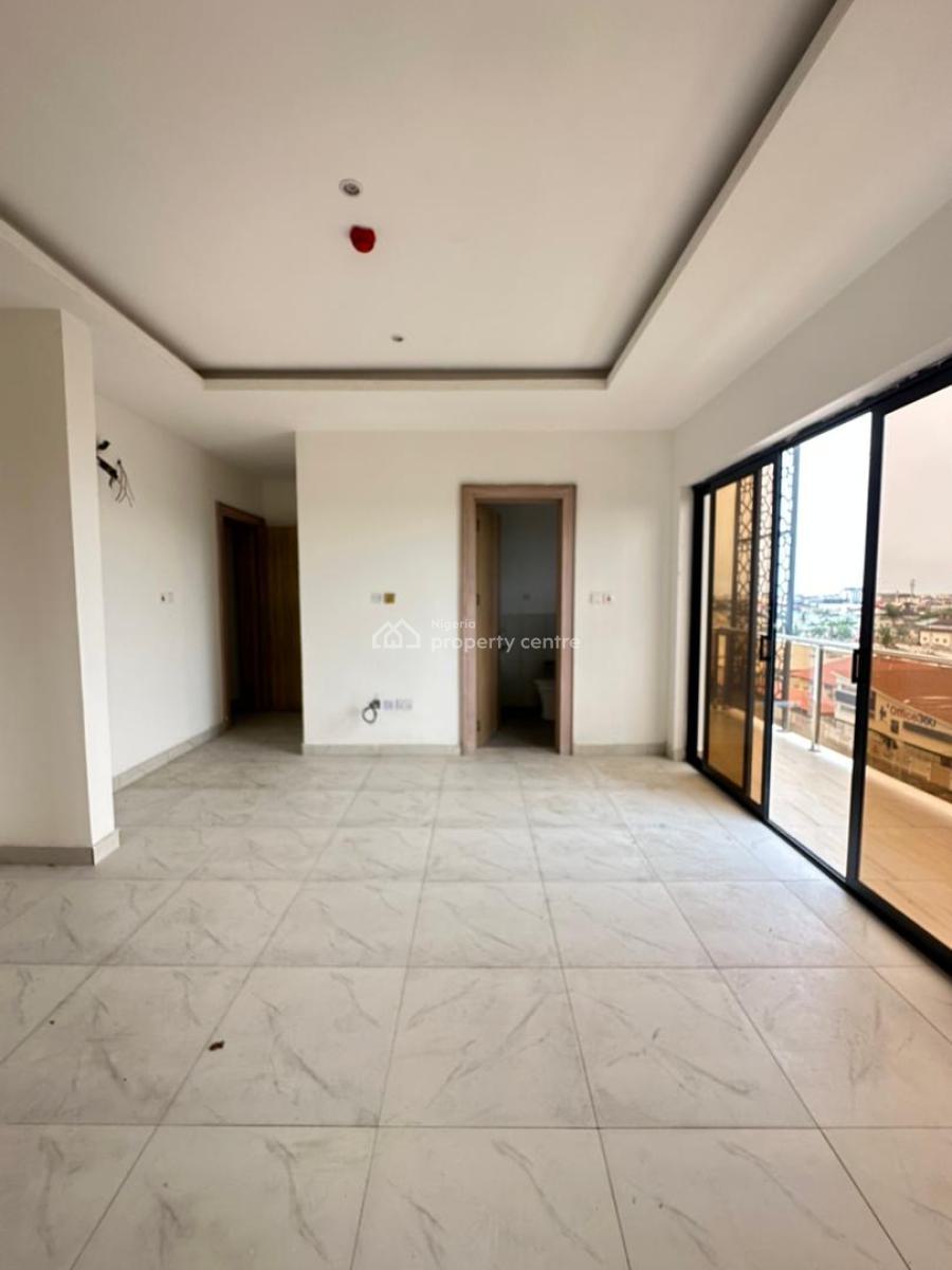 Cozy 3 Bedroom Apartment, Lekki Phase 1, Lekki, Lagos, Flat / Apartment for Sale