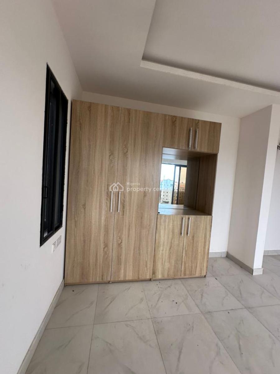 Cozy 3 Bedroom Apartment, Lekki Phase 1, Lekki, Lagos, Flat / Apartment for Sale