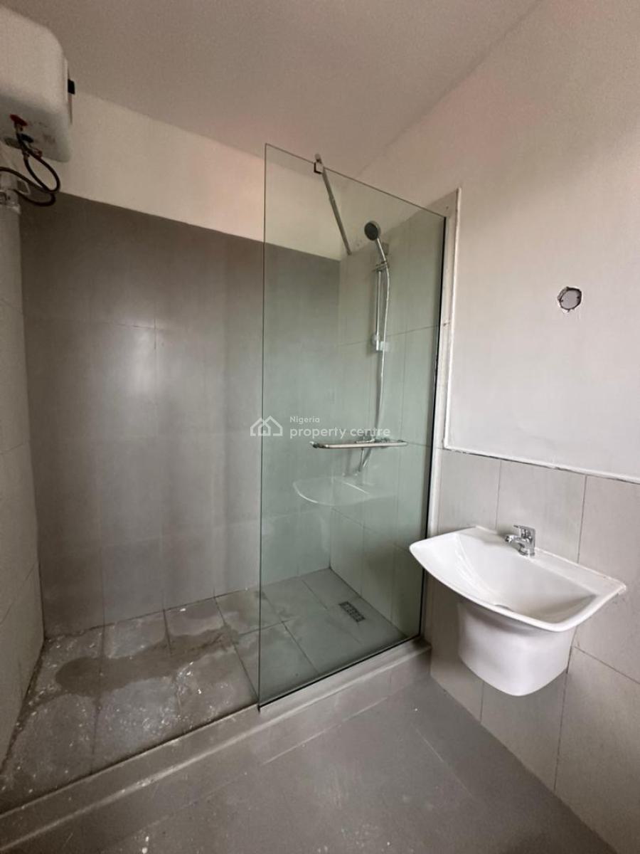 Cozy 3 Bedroom Apartment, Lekki Phase 1, Lekki, Lagos, Flat / Apartment for Sale