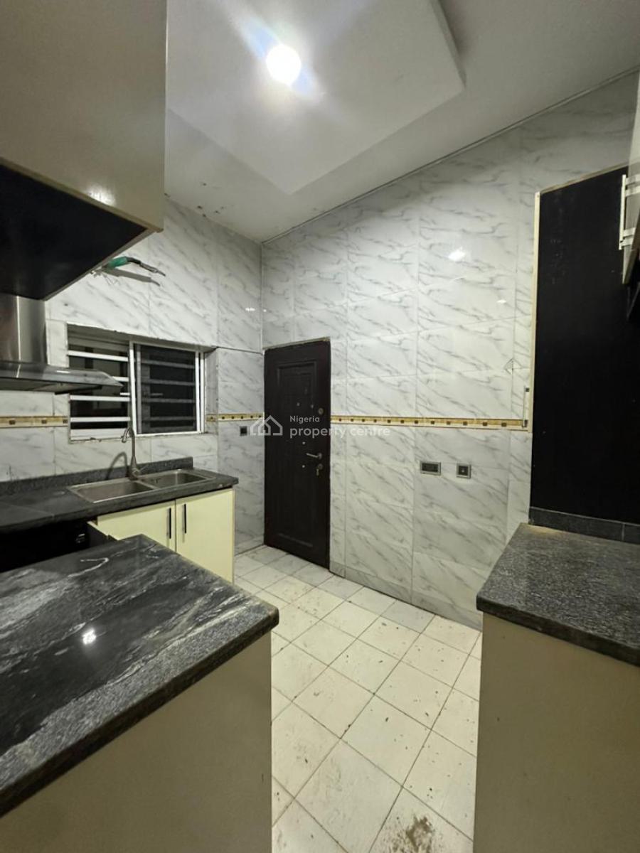 Well Built 3 Bedroom Apartment, Victoria Island (vi), Lagos, Flat / Apartment for Rent