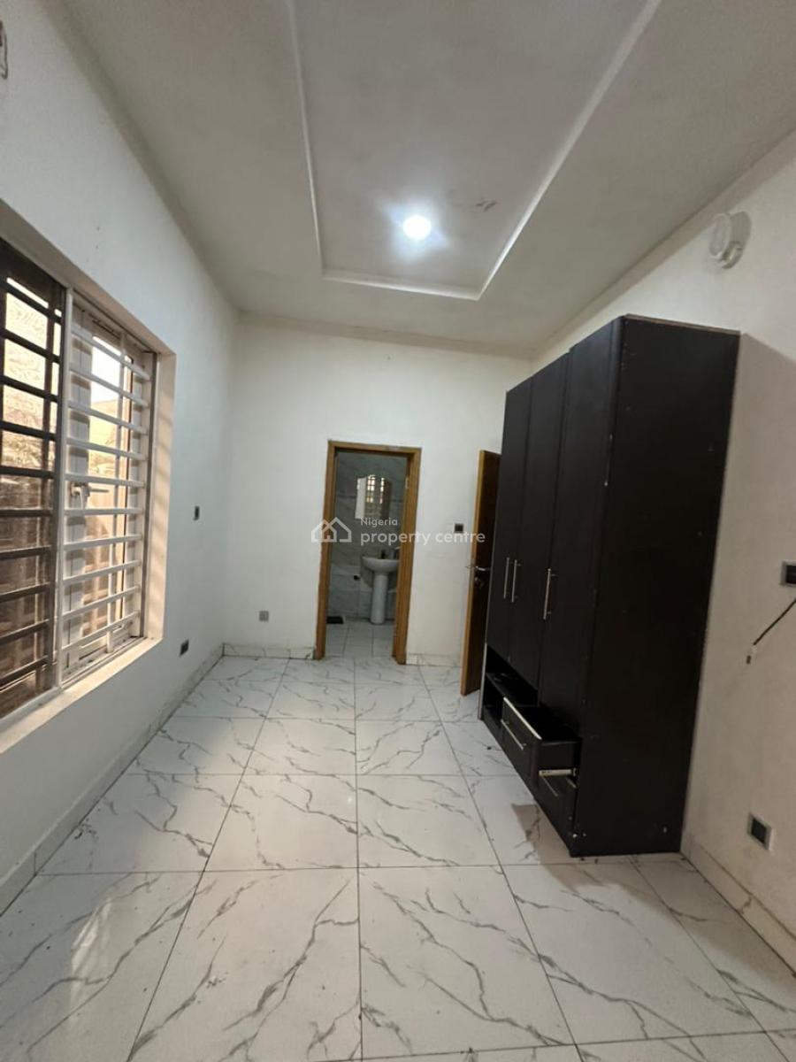 Well Built 3 Bedroom Apartment, Victoria Island (vi), Lagos, Flat / Apartment for Rent