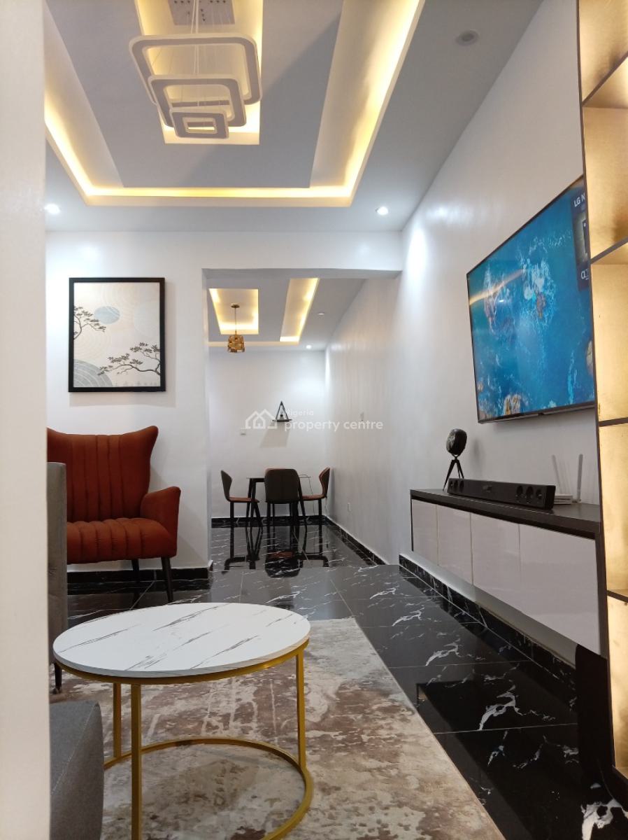 Elegant & Comfy 2 Bedroom Apartment - Wi-fi, Washing Machine, Free Morning Brew, Abiodun Bero Avenue, Olowora, Magodo Phase 1, Kosofe, Lagos, Flat / Apartment Short Let