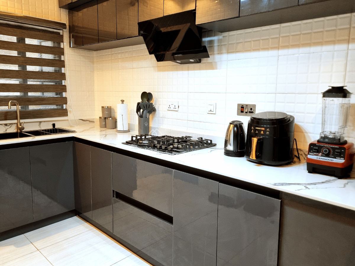 Elegant & Comfy 2 Bedroom Apartment - Wi-fi, Washing Machine, Free Morning Brew, Abiodun Bero Avenue, Olowora, Magodo Phase 1, Kosofe, Lagos, Flat / Apartment Short Let