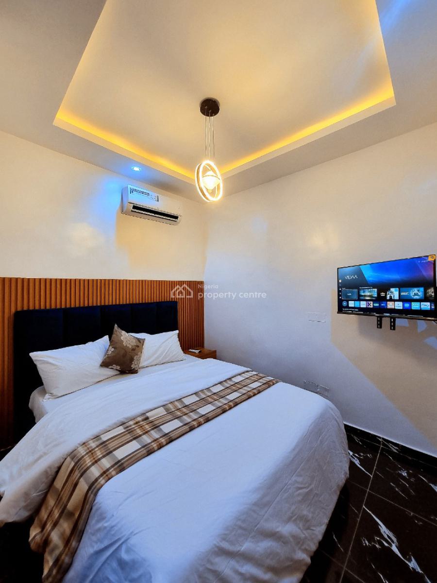 Elegant & Comfy 2 Bedroom Apartment - Wi-fi, Washing Machine, Free Morning Brew, Abiodun Bero Avenue, Olowora, Magodo Phase 1, Kosofe, Lagos, Flat / Apartment Short Let