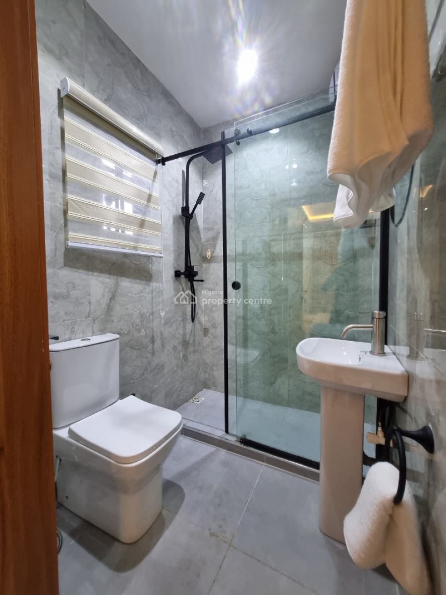 Elegant & Comfy 2 Bedroom Apartment - Wi-fi, Washing Machine, Free Morning Brew, Abiodun Bero Avenue, Olowora, Magodo Phase 1, Kosofe, Lagos, Flat / Apartment Short Let