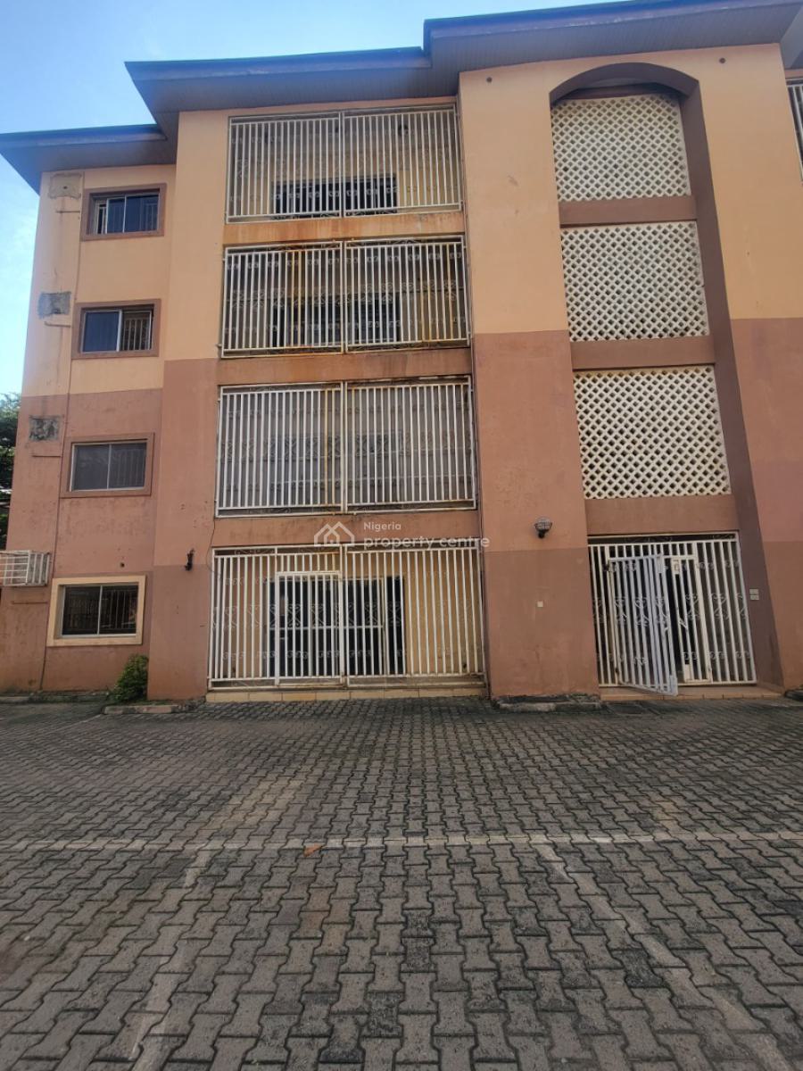 Spacious 3 Bedroom Flat., Utako, Abuja, Office Space for Rent