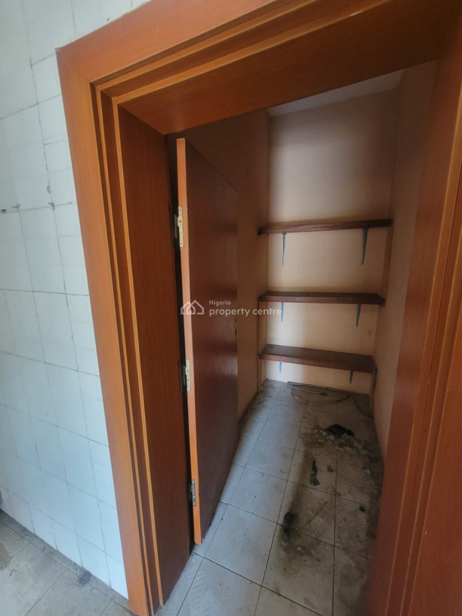 Spacious 3 Bedroom Flat., Utako, Abuja, Office Space for Rent