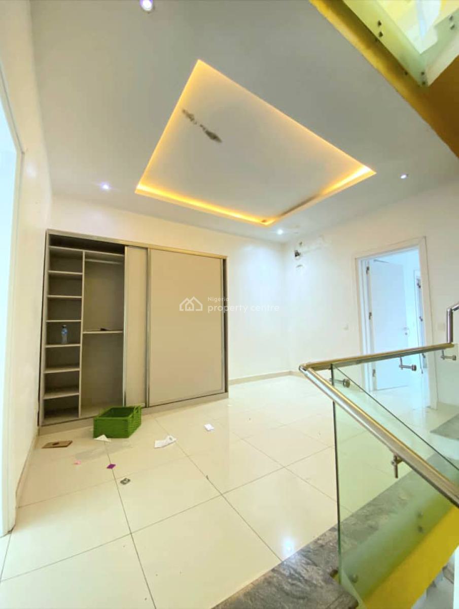 Well Maintained Serviced 4 Bedroom Terraced Duplex, Lekki Phase 1, Lekki, Lagos, Terraced Duplex for Rent