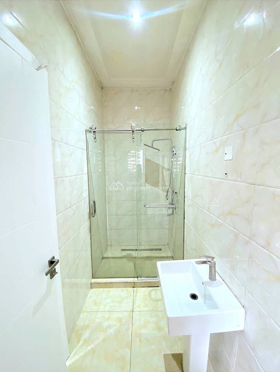 Well Maintained Serviced 4 Bedroom Terraced Duplex, Lekki Phase 1, Lekki, Lagos, Terraced Duplex for Rent
