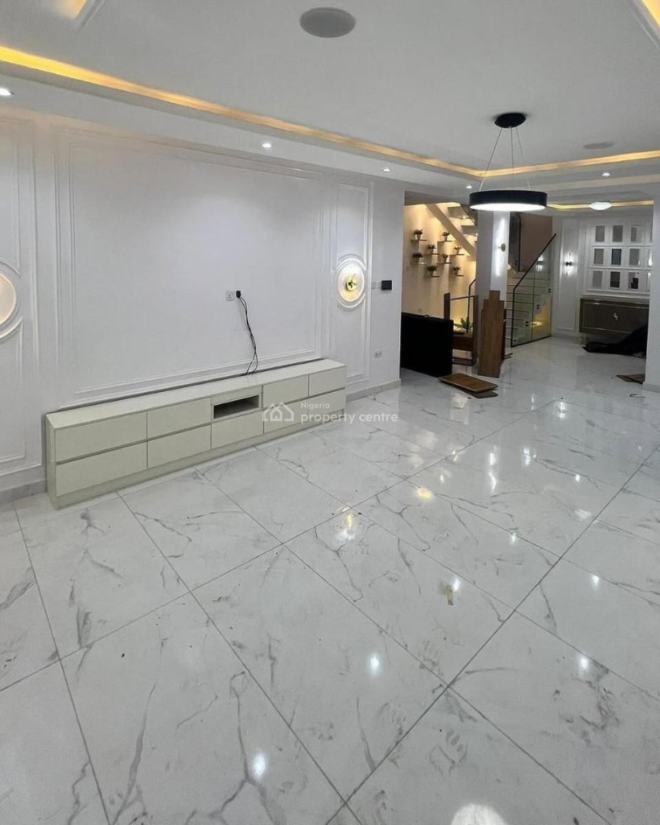 Modestly Finished 4 Bedroom Maisonette, Lekki Phase 1, Lekki, Lagos, House for Sale