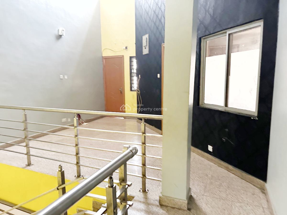 a Well Maintained Spacious 5 Bedroom Terrace Duplex with Bq, Gra Phase 1, Magodo, Lagos, Terraced Duplex for Rent