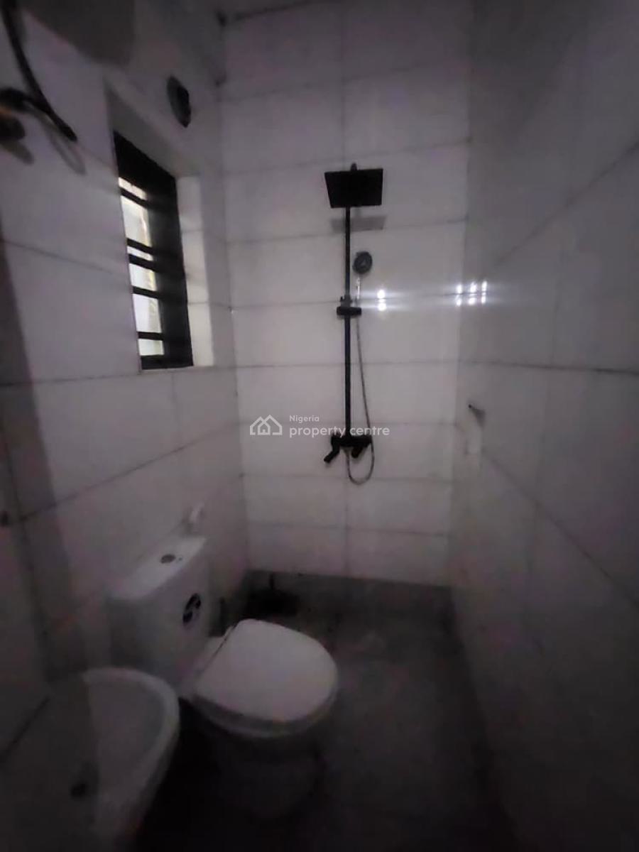 Well Maintained 2 Bedroom Apartment Up, Ikate, Ikate, Lekki, Lagos, Flat / Apartment for Rent