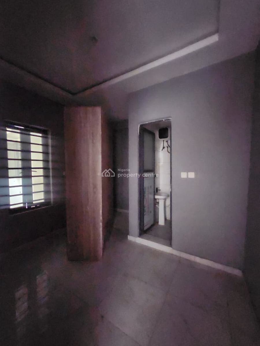 Well Maintained 2 Bedroom Apartment Up, Ikate, Ikate, Lekki, Lagos, Flat / Apartment for Rent